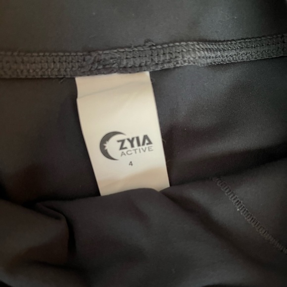 ZYIA Yoga Set - Top & Leggings - Picture 9 of 12